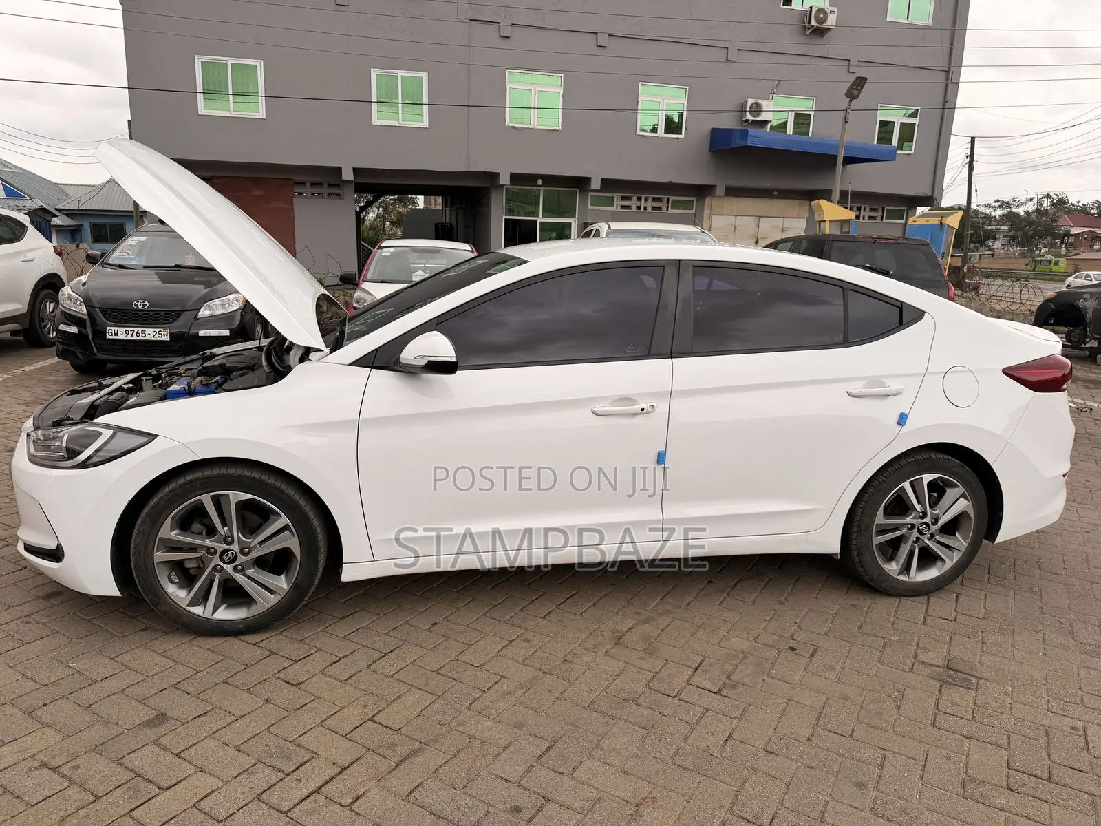 Hyundai Avante 2018 White