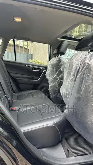 Toyota RAV4 2021 Black