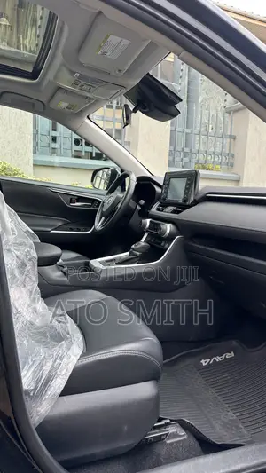 Toyota RAV4 2021 Black