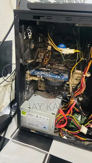 Desktop Computer Asus 12GB Intel Core i5 HDD 500GB