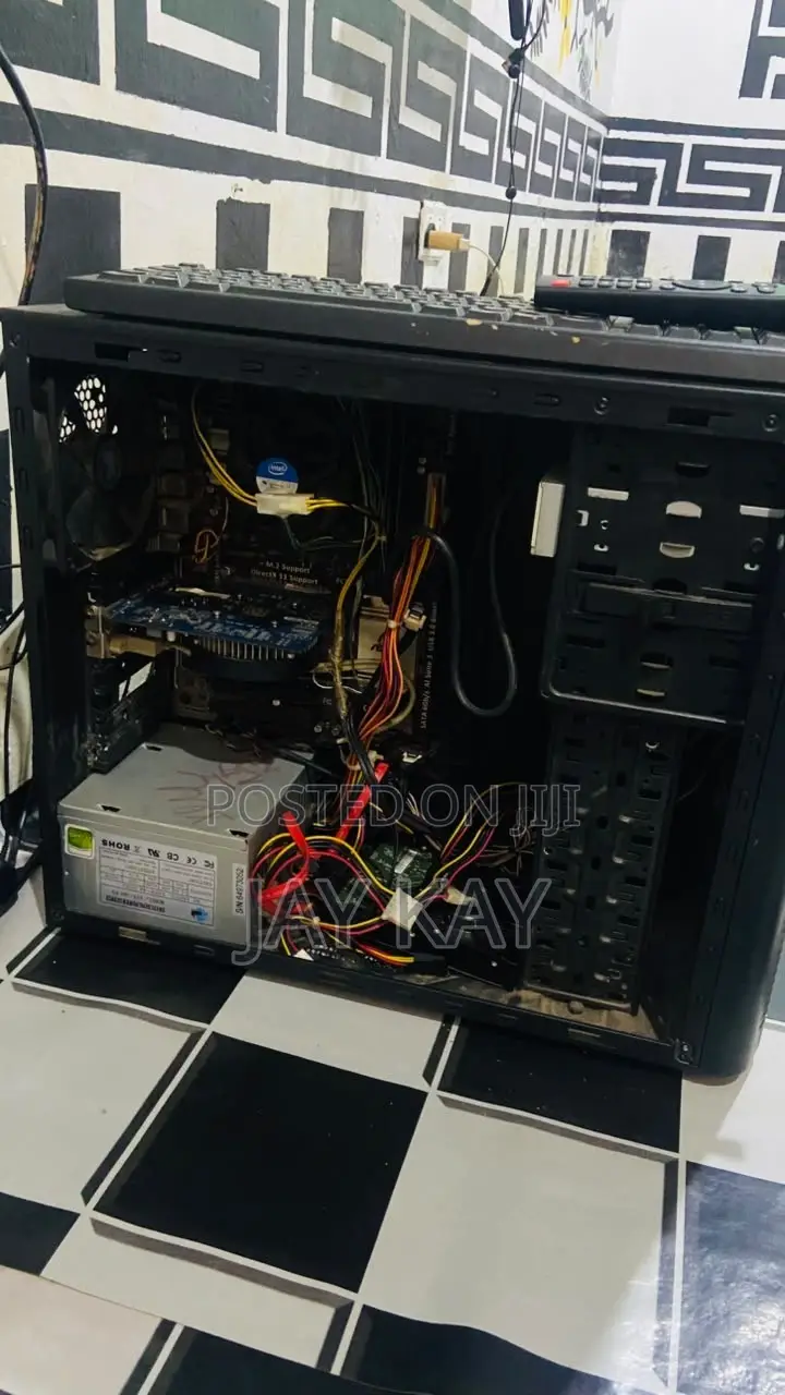 Desktop Computer Asus 12GB Intel Core i5 HDD 500GB