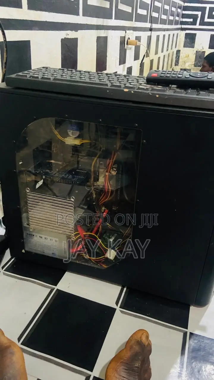 Desktop Computer Asus 12GB Intel Core i5 HDD 500GB