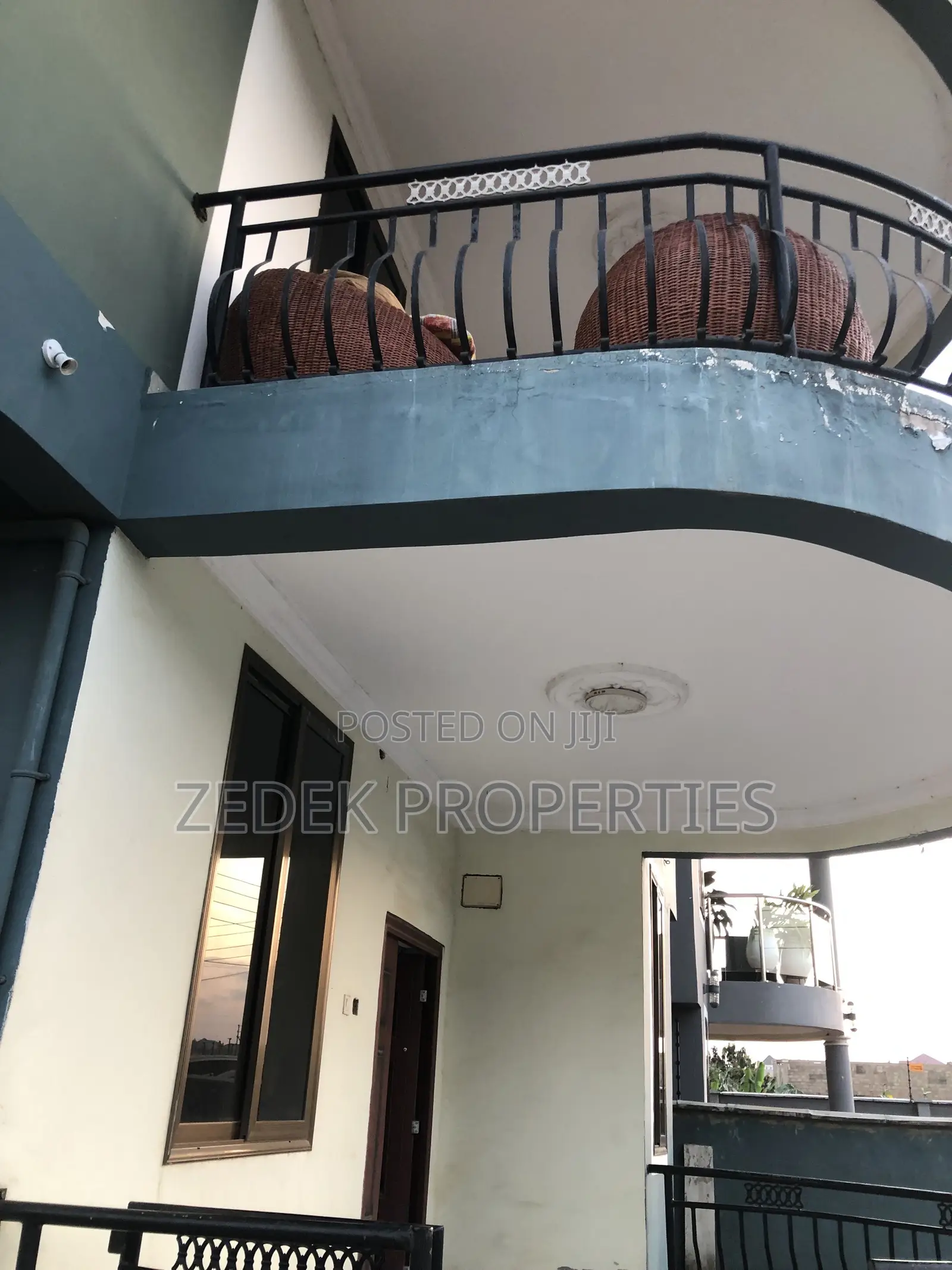 2bdrm Apartment in Kwabenya Acp Road for rent