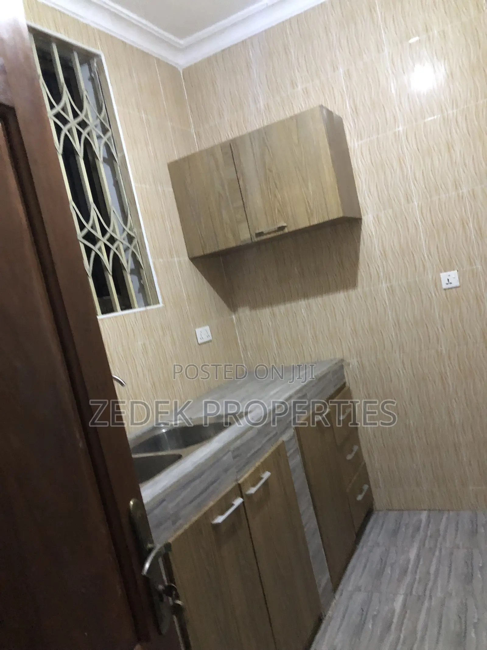 2bdrm Apartment in Kwabenya Acp Road for rent