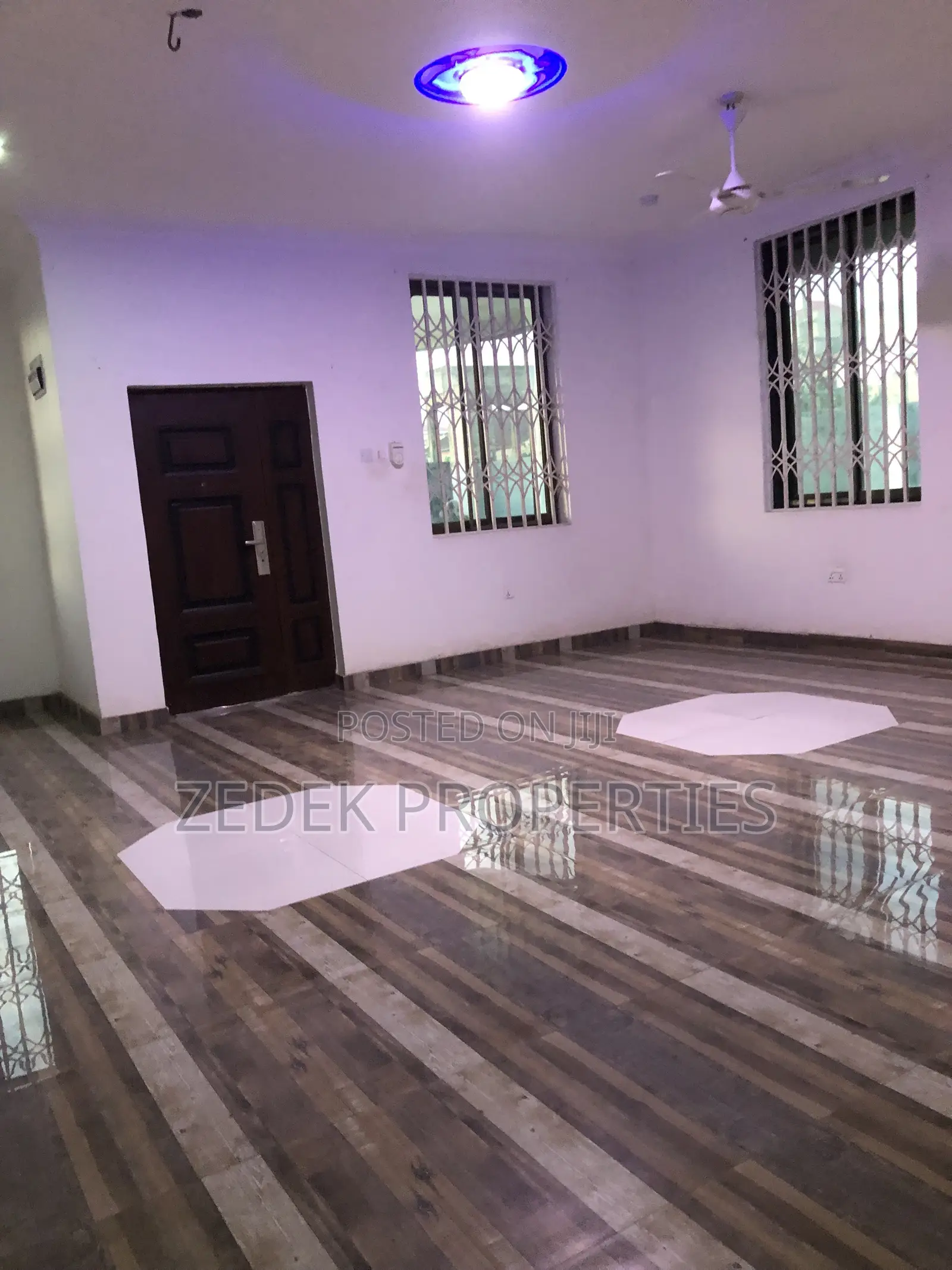 2bdrm Apartment in Kwabenya Acp Road for rent
