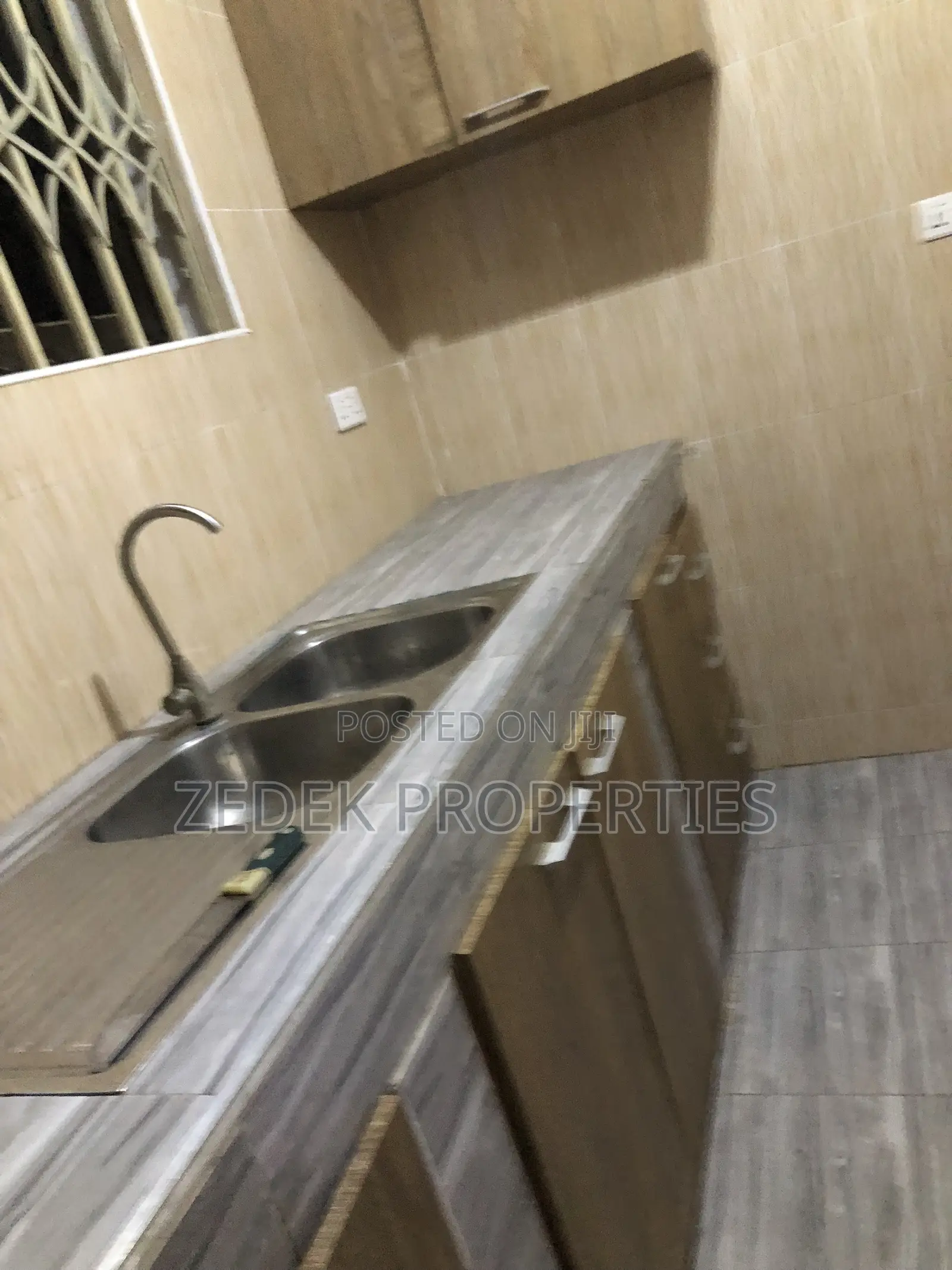 2bdrm Apartment in Kwabenya Acp Road for rent