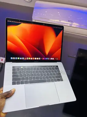 Laptop Apple MacBook Pro 16GB Intel Core i7 SSD 256GB