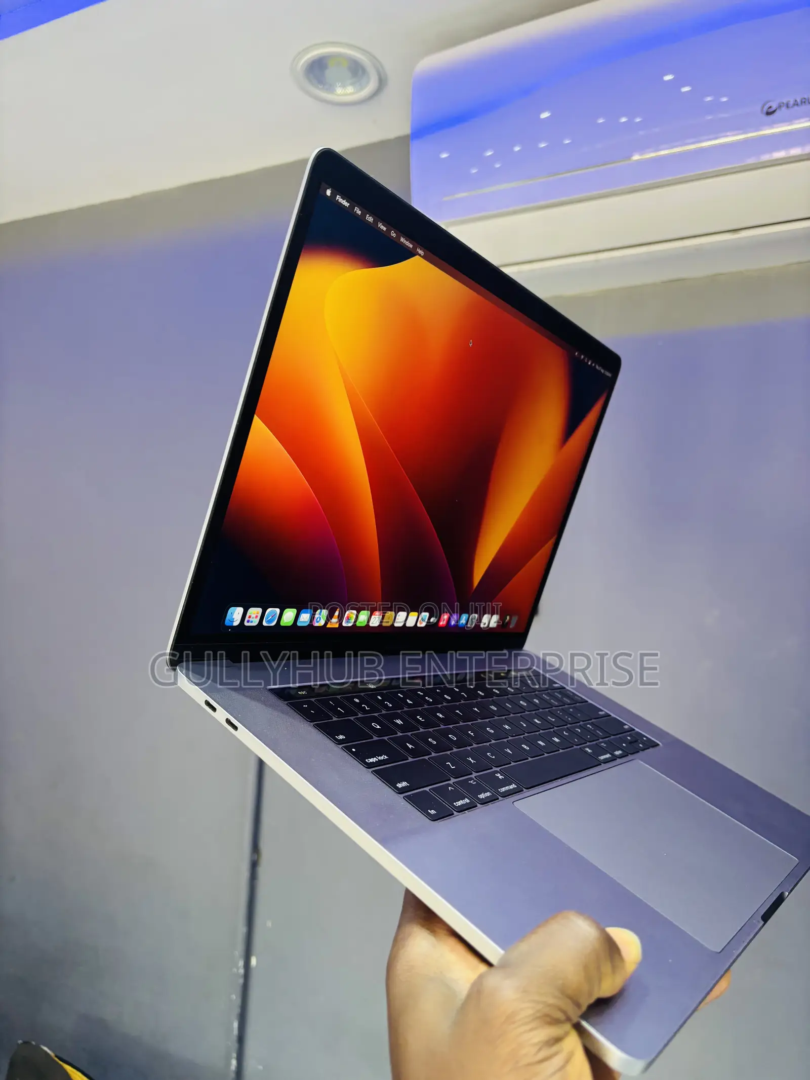 Laptop Apple MacBook Pro 16GB Intel Core i7 SSD 256GB