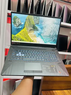 Laptop Asus TUF Gaming A17 8GB AMD Ryzen 7 SSD 512GB