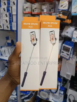 R1S Bluetooth Selfie Stick Tripod