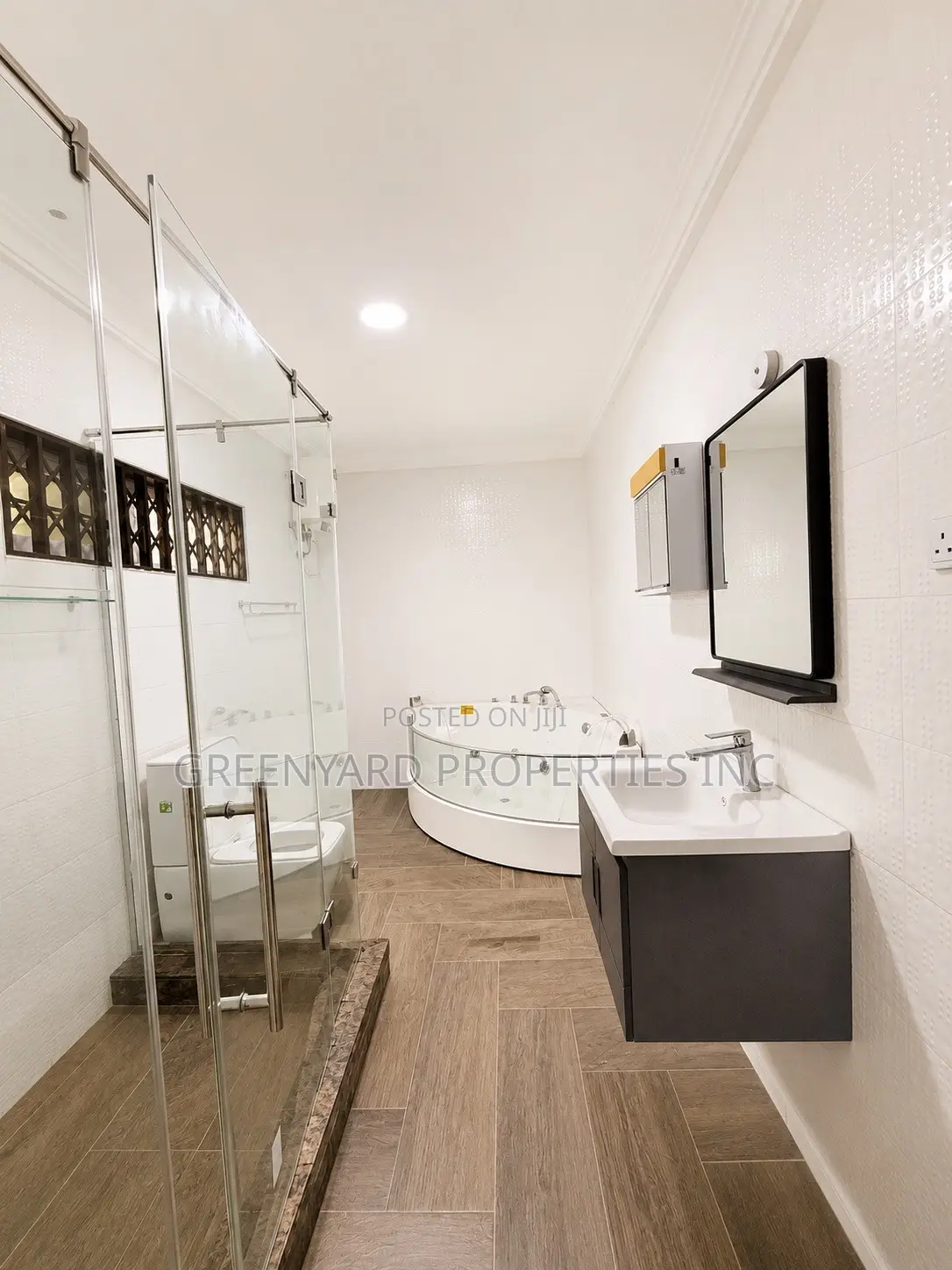 Furnished 5bdrm House in American 🇺🇸 House, East Legon for sale