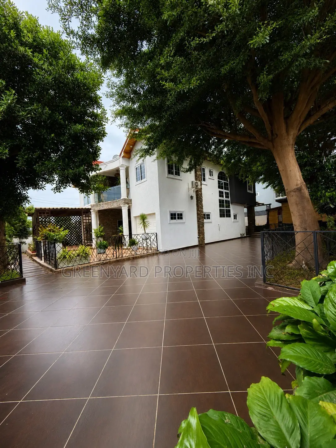 Furnished 5bdrm House in American 🇺🇸 House, East Legon for sale