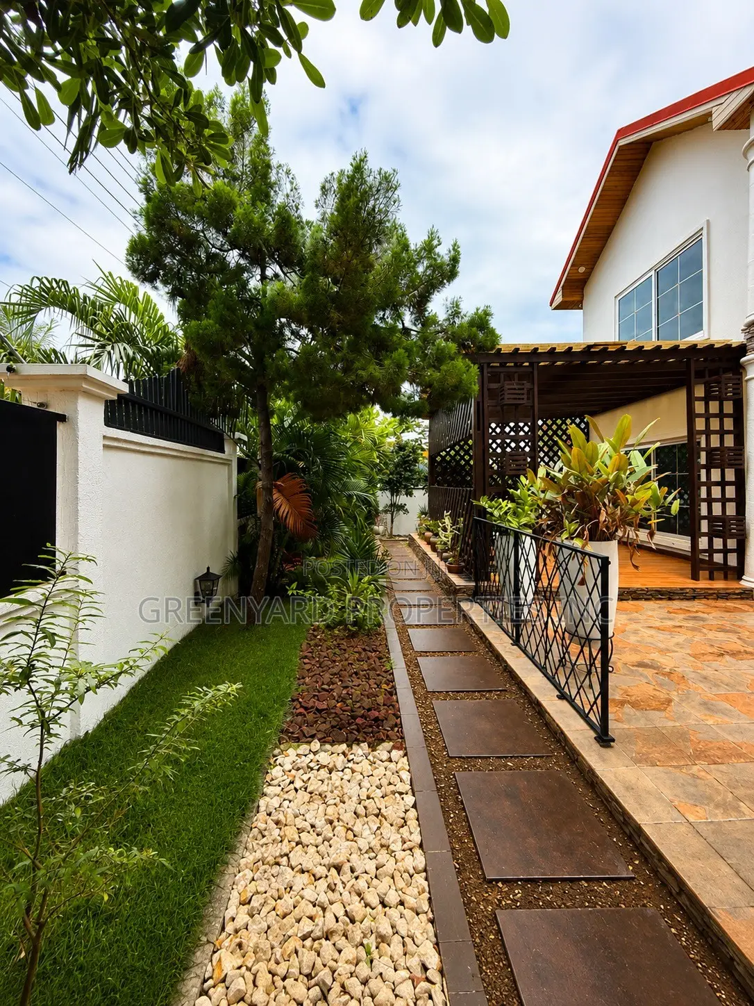 Furnished 5bdrm House in American 🇺🇸 House, East Legon for sale