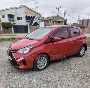 Toyota Yaris SE Hatchback 5dr 2016 Red