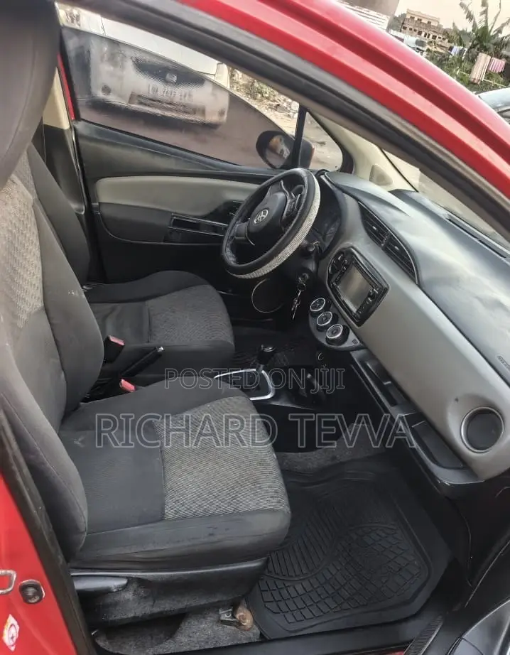 Toyota Yaris SE Hatchback 5dr 2016 Red