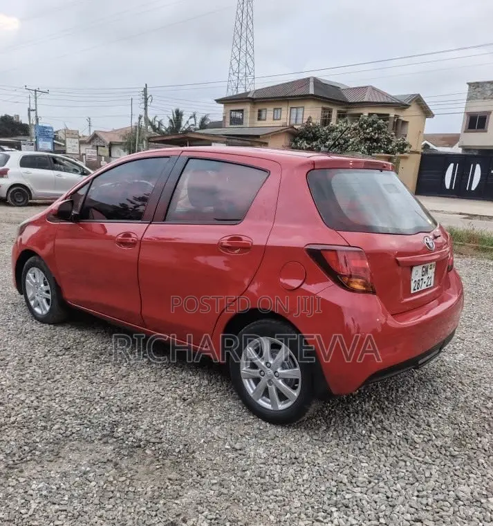 Toyota Yaris SE Hatchback 5dr 2016 Red