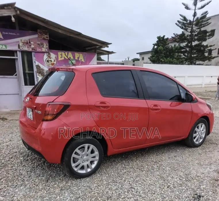 Toyota Yaris SE Hatchback 5dr 2016 Red