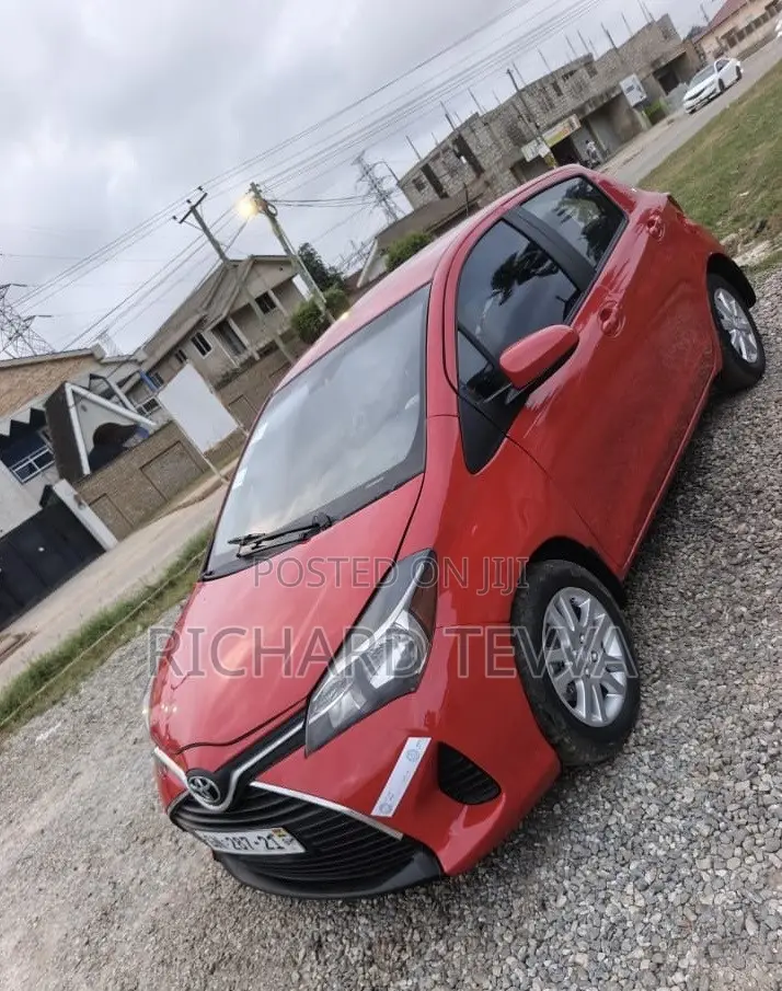 Toyota Yaris SE Hatchback 5dr 2016 Red