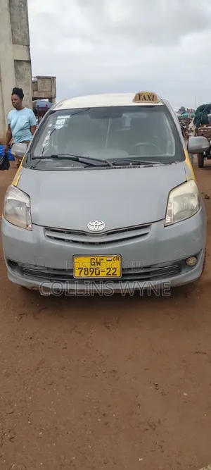 Toyota Passo Sette 2010 Gray