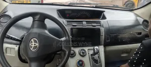 Toyota Passo Sette 2010 Gray