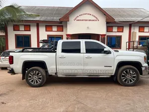 GMC Sierra 2018 White