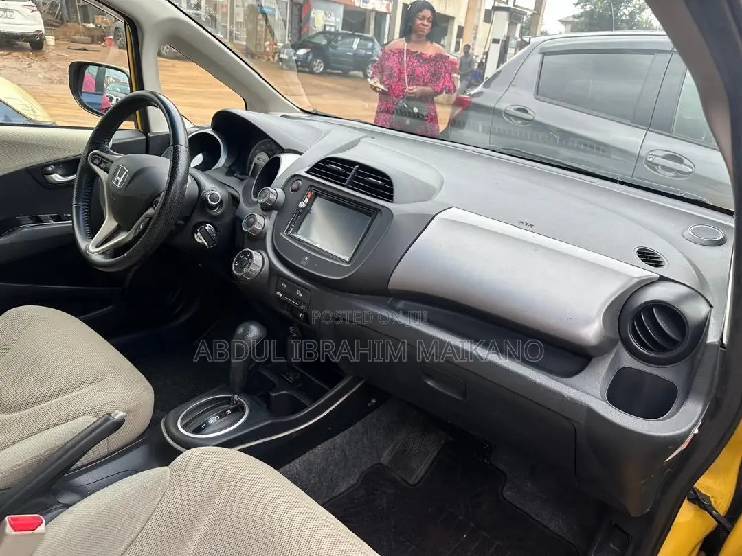 Honda Fit 2014 Yellow