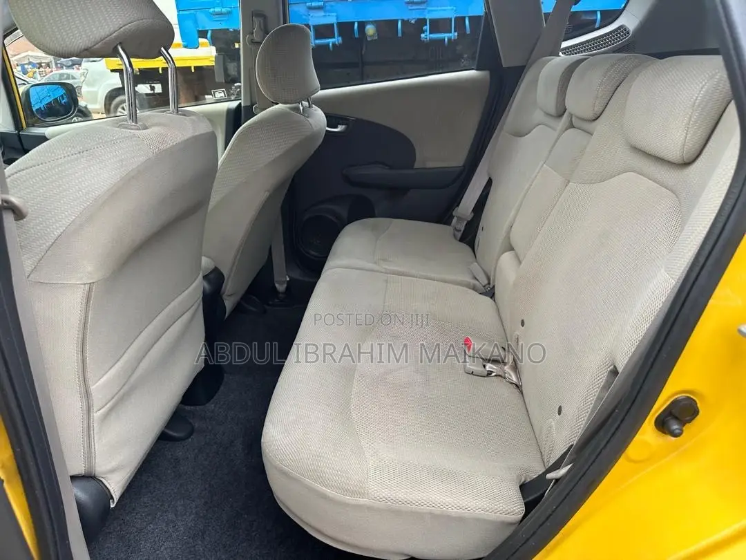 Honda Fit 2014 Yellow