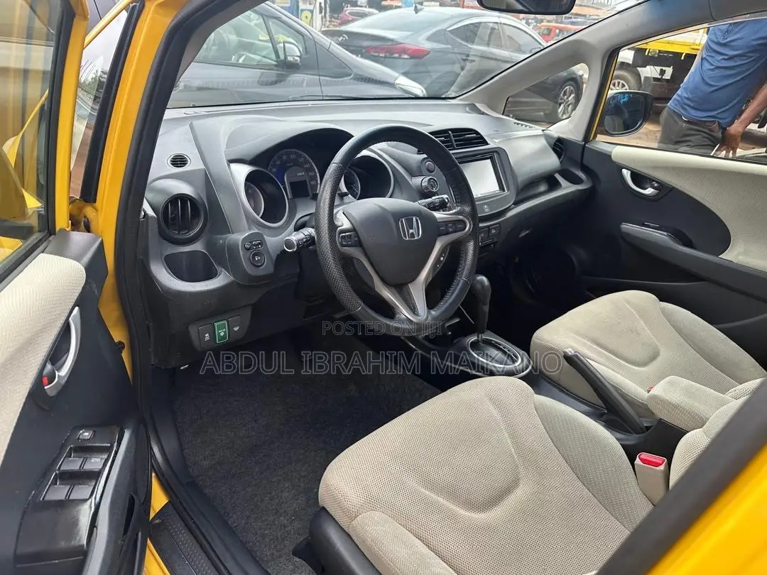 Honda Fit 2014 Yellow