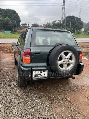 Toyota RAV4 Base FWD 2001 Green