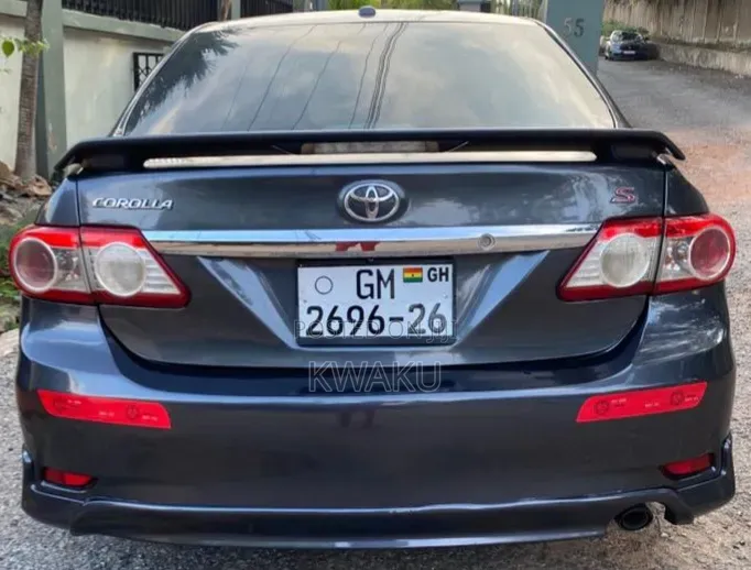 Toyota Corolla 2013 Gray