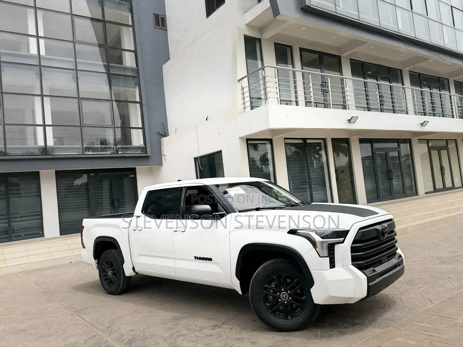 Toyota Tundra 1794 5.7L V8 4x4 CrewMax 5.6 ft. box 145.7 in. WB 2020