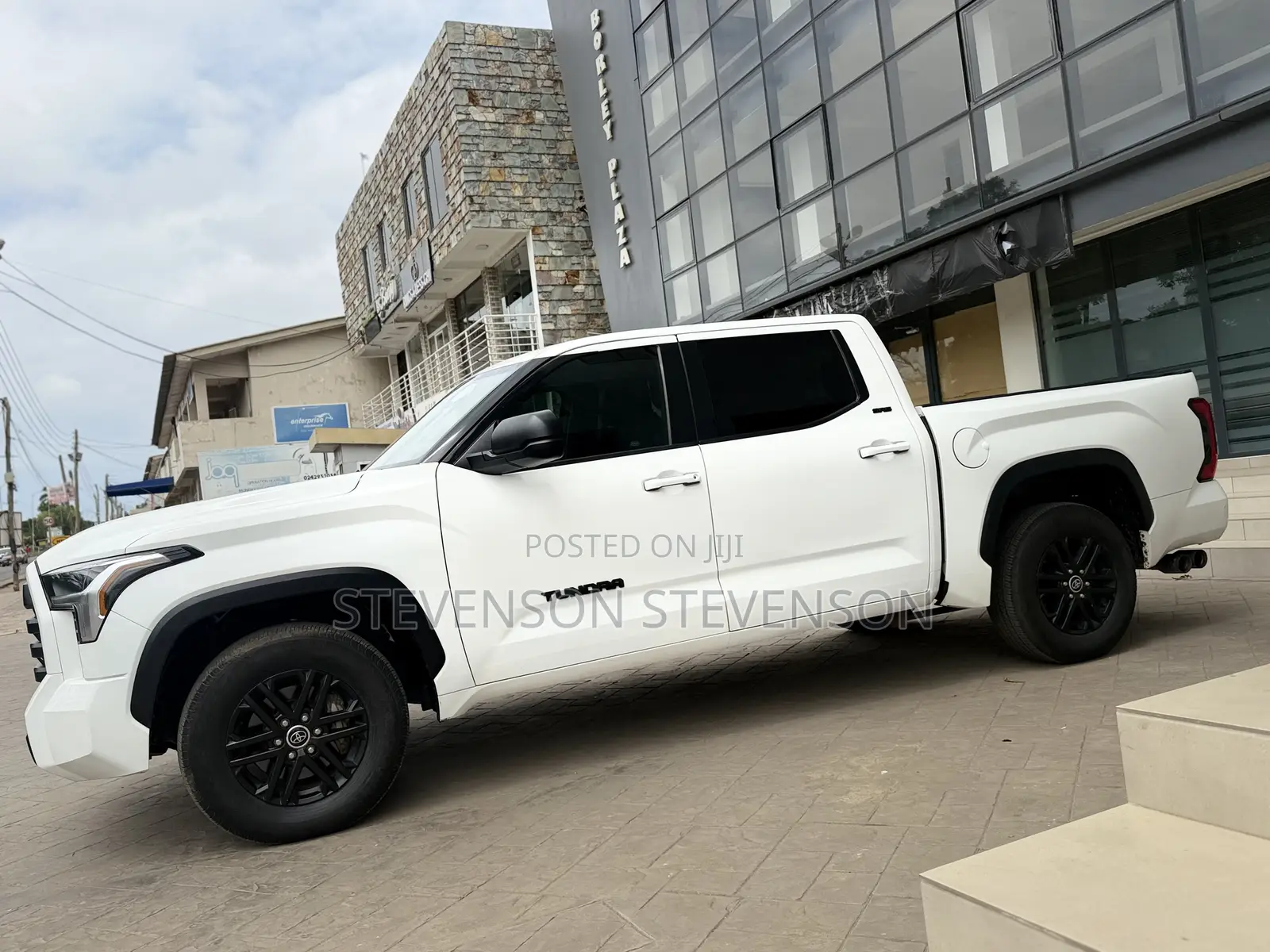 Toyota Tundra 1794 5.7L V8 4x4 CrewMax 5.6 ft. box 145.7 in. WB 2020