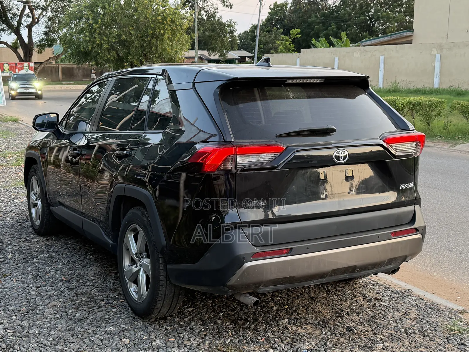 Toyota RAV4 XLE Premium AWD 2023 Black