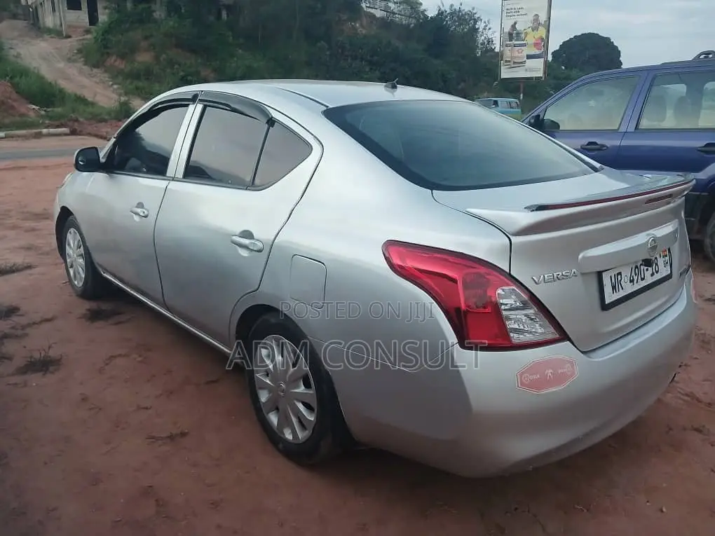 Nissan Versa 1.6 S 4dr Sedan (1.6L 4cyl 5M) 2014 Silver