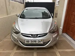 Hyundai Elantra GLS Sedan FWD (1.8L 4cyl 6M) 2013 Silver