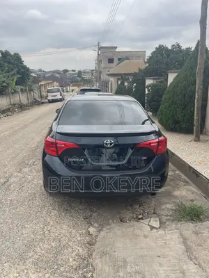 Toyota Corolla SE (1.8L 4cyl 6M) 2018 Blue