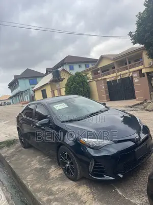 Toyota Corolla SE (1.8L 4cyl 6M) 2018 Blue