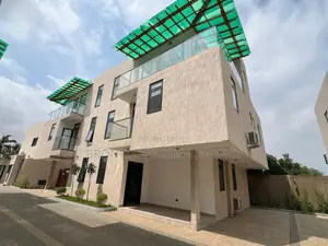 4bdrm Townhouse / Terrace in Bronko Housing, American House for rent