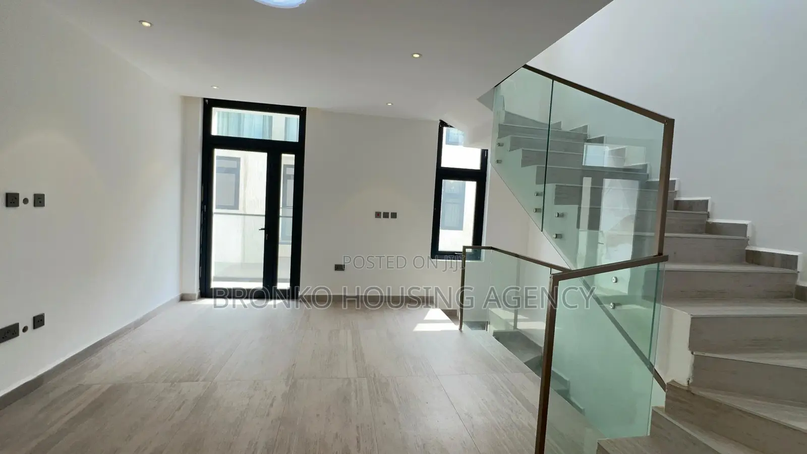 4bdrm Townhouse / Terrace in Bronko Housing, American House for rent