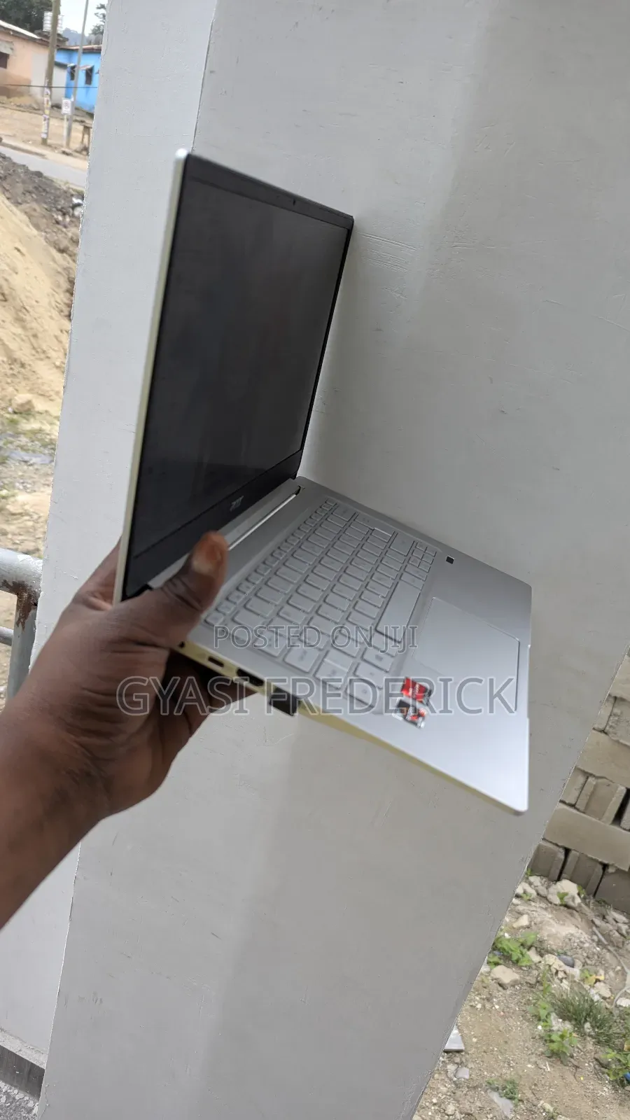 Laptop Acer Switch 3 8GB AMD Ryzen 5 SSD 1T