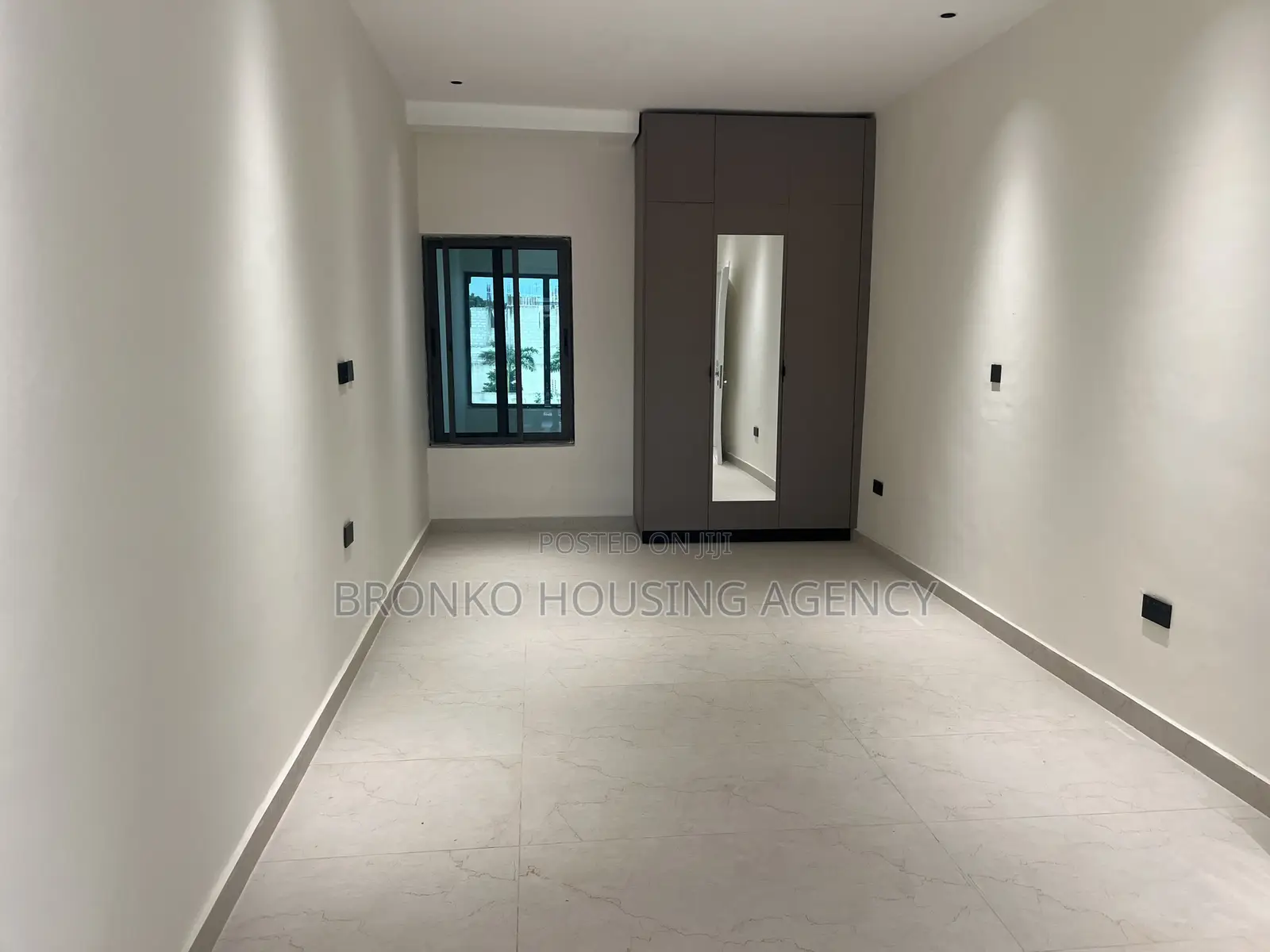 4bdrm Townhouse / Terrace in Bronko Housing, American House for rent