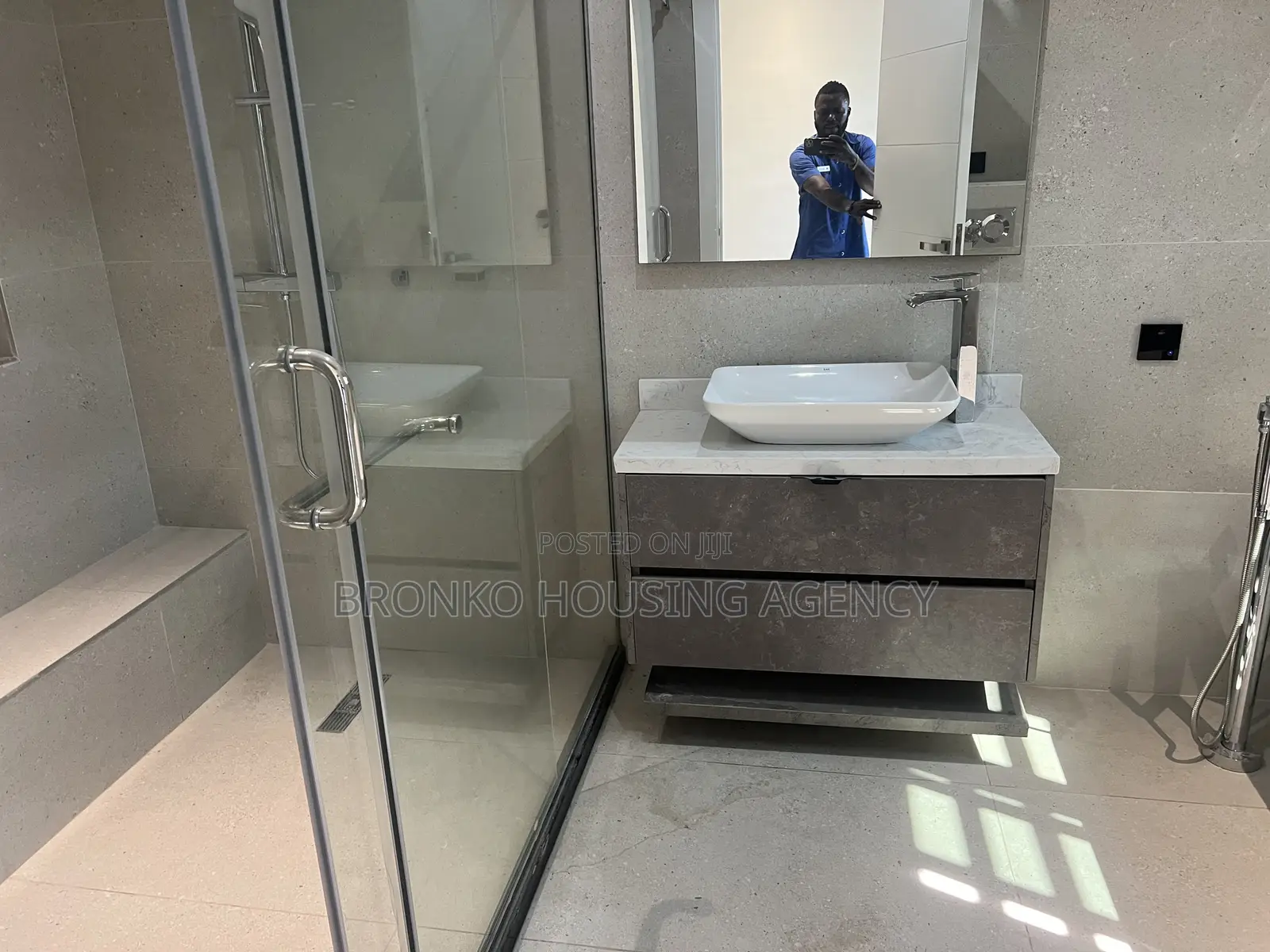 4bdrm Townhouse / Terrace in Bronko Housing, American House for rent