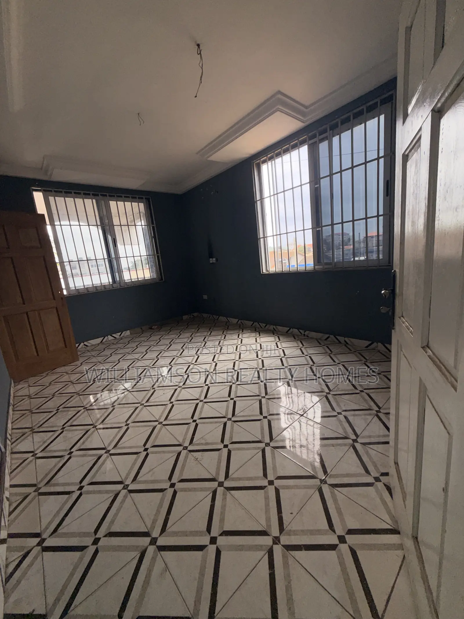 3bdrm Apartment in Community 18 Road, Spintex for rent