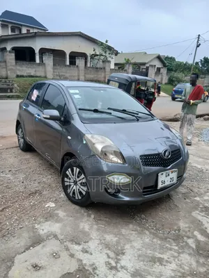 Toyota Vitz 2010 Gray