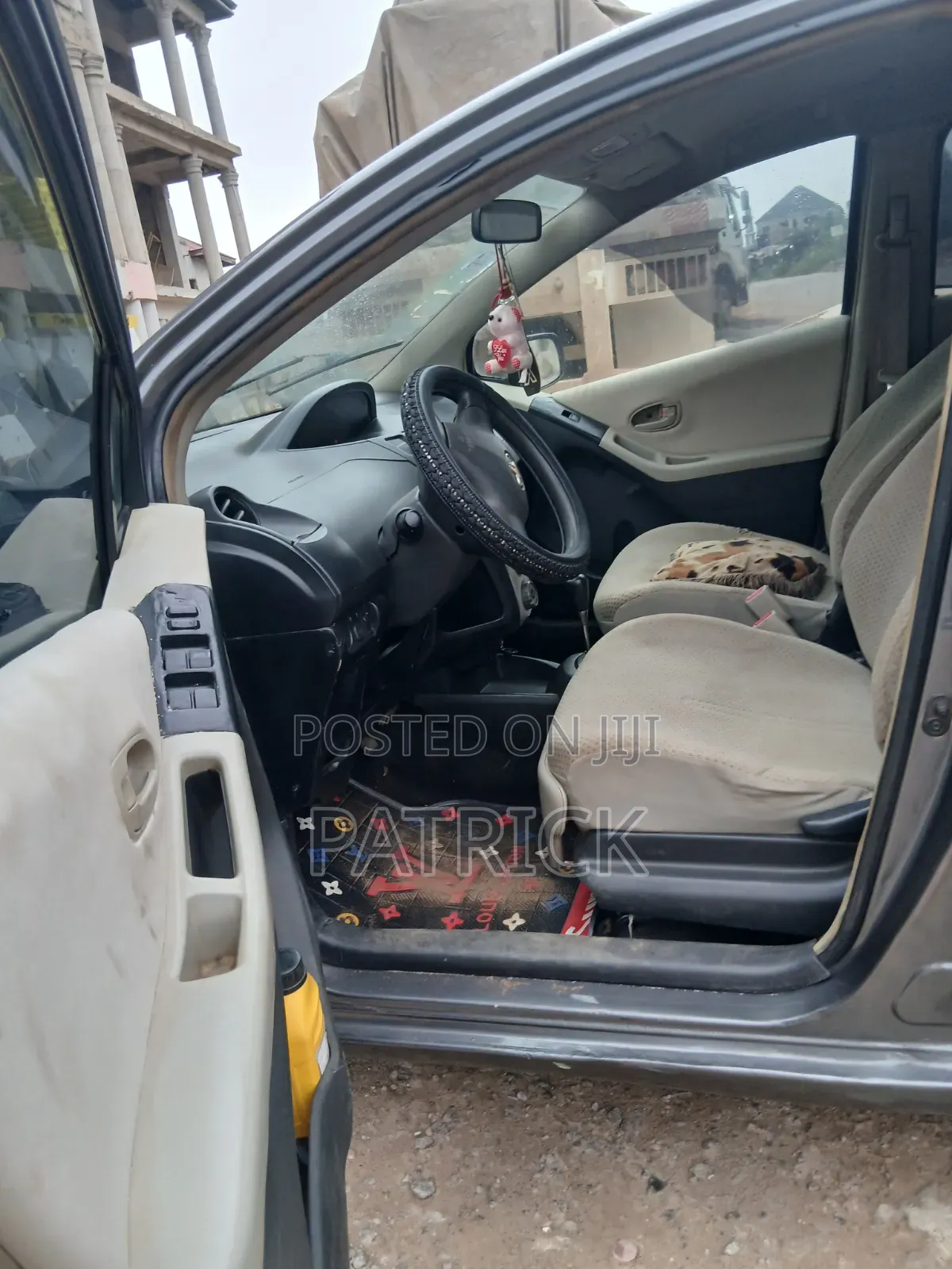 Toyota Vitz 2010 Gray