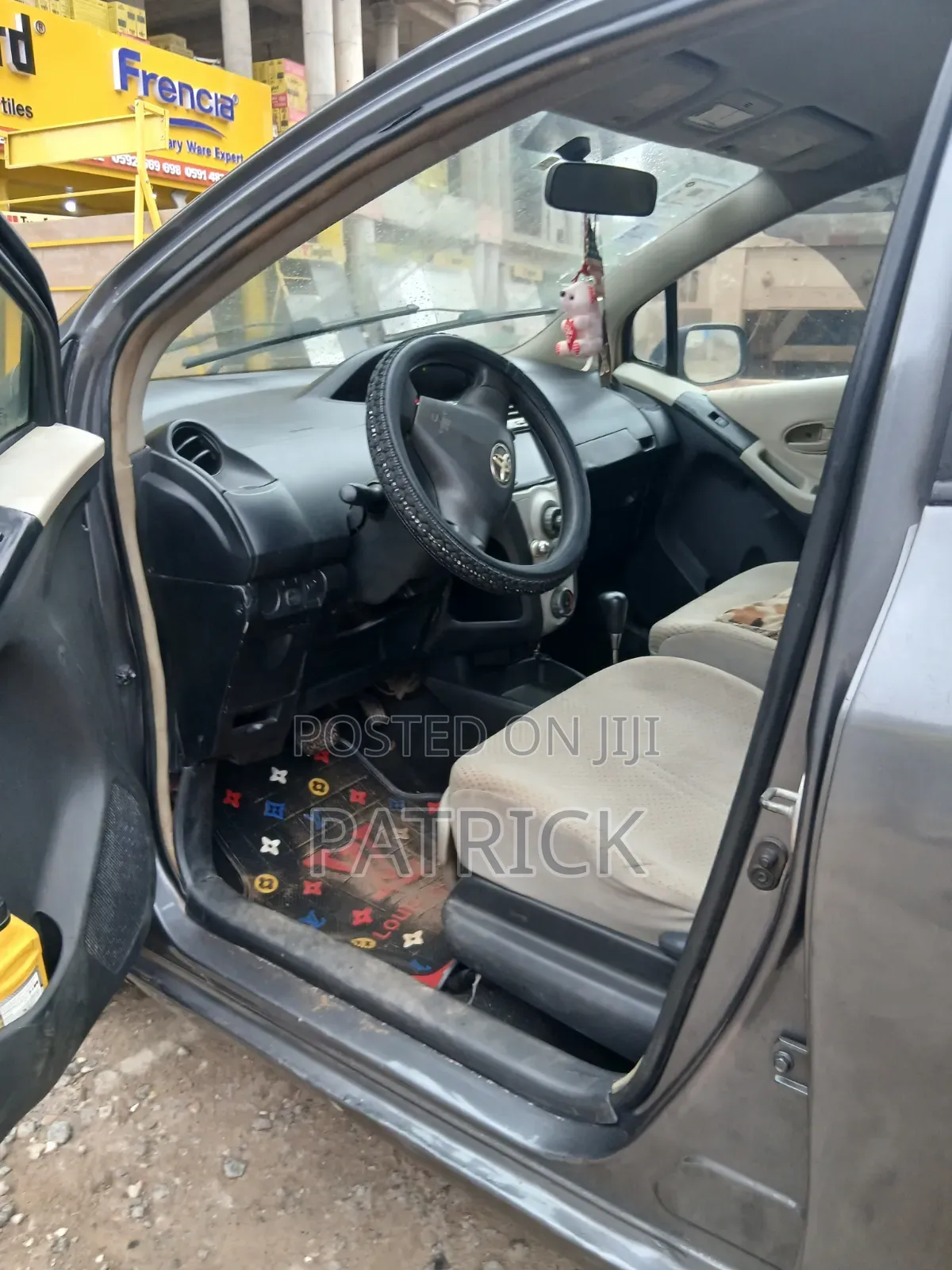 Toyota Vitz 2010 Gray