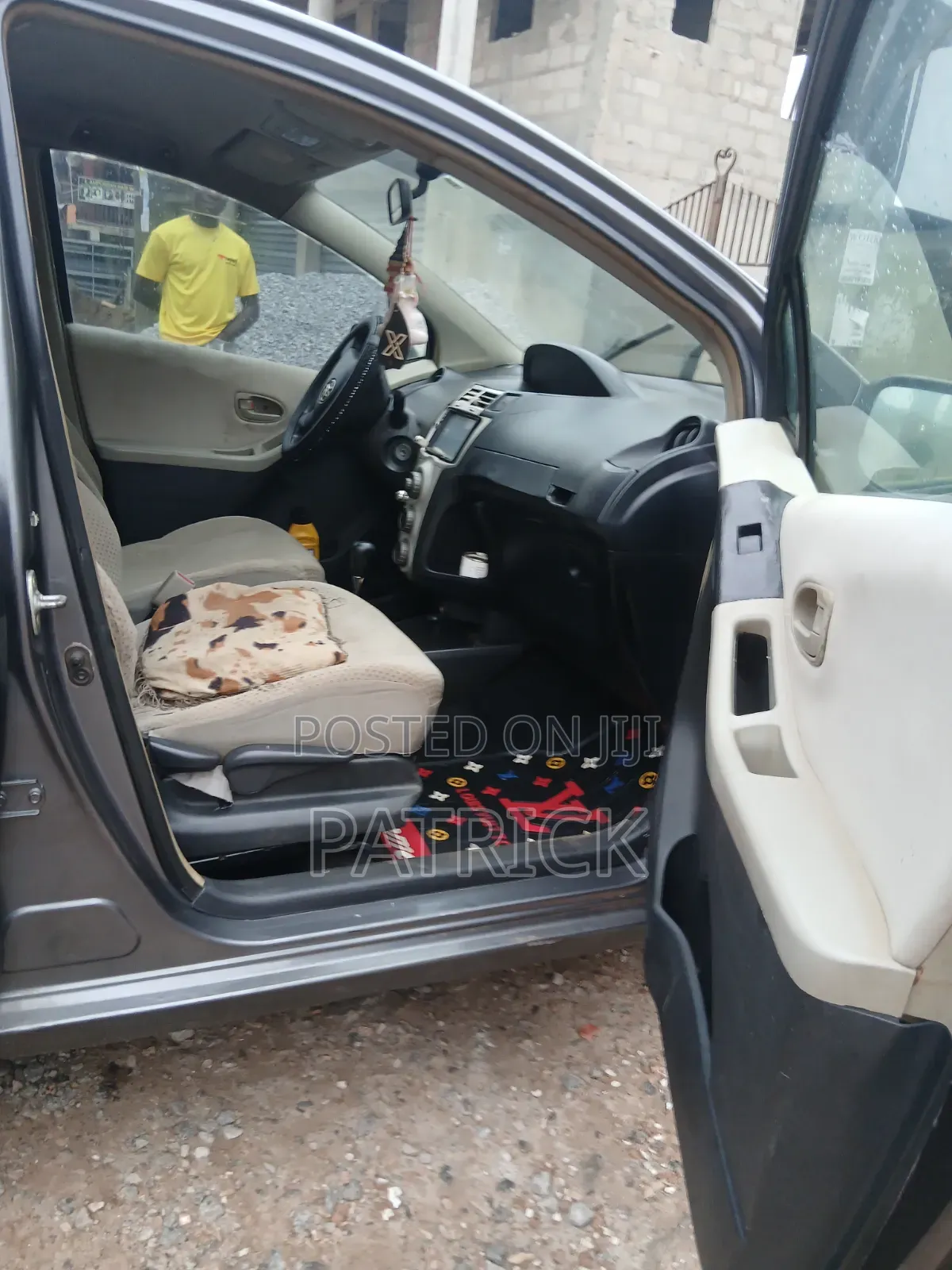 Toyota Vitz 2010 Gray