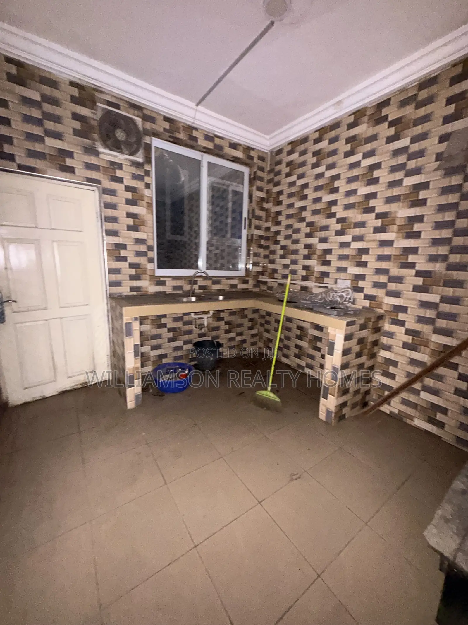 3bdrm Apartment in Community 18 Road, Spintex for rent