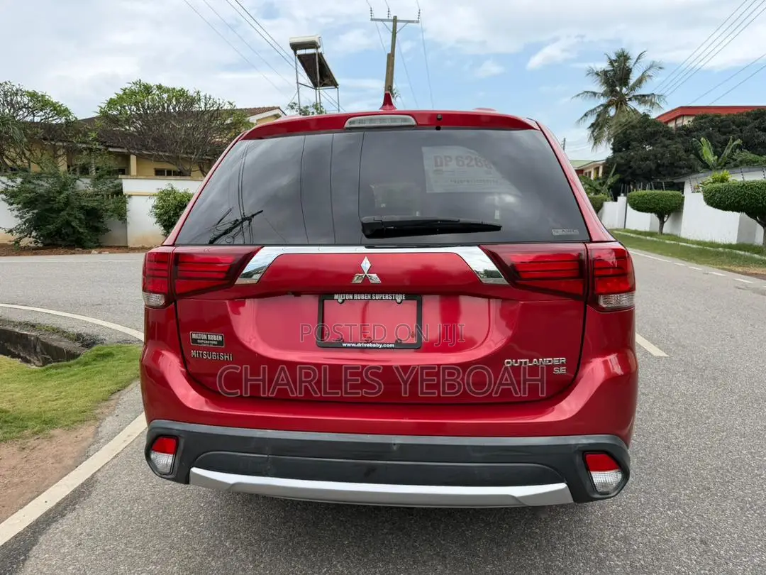 Mitsubishi Outlander SE FWD 2017 Red