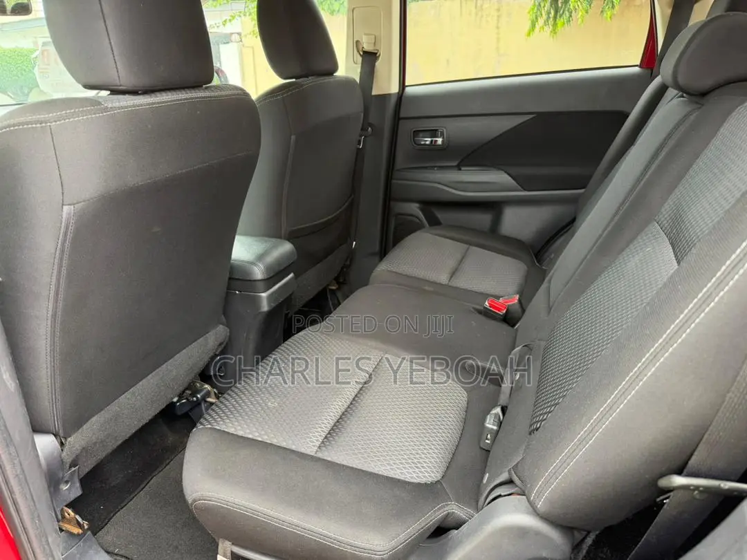 Mitsubishi Outlander SE FWD 2017 Red
